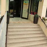 Caravel Hotel