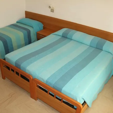מלון Caravel 3*