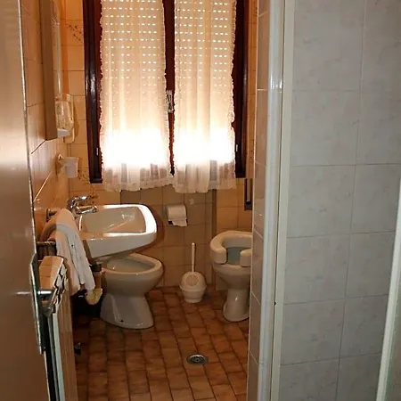 Caravel Hotel 3*