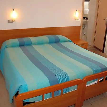 Caravel Hotel