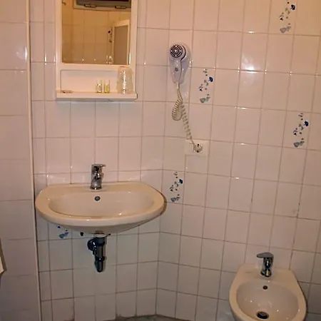 Hotel Caravel 3*