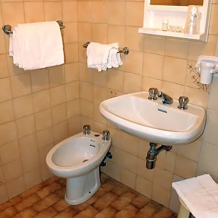 Hotel Caravel 3*